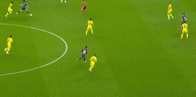 开云体育中国官方网站地址-【西甲】莱万梅开二度 安苏破门 巴萨3比0黄潜