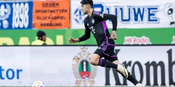 拜仁3连大胜可喜，纸糊后防被鱼腩捅穿让枪手偷笑