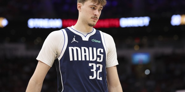 开云体育平台APP下载-状态太一般！弗拉格半场5中2仅拿到6分6板1助